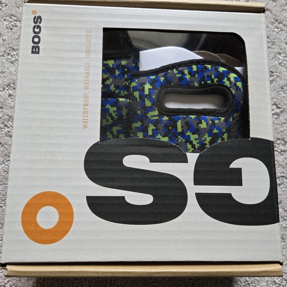 BOGS Blue and Green Camo Boots NWT, Size 8 Toddler